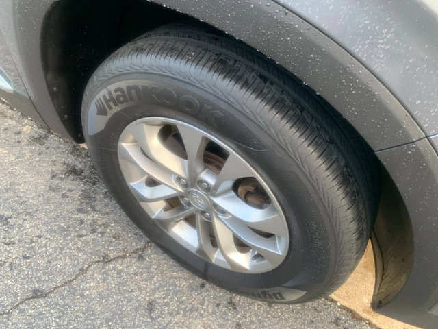Used 2019 Hyundai Santa Fe SE AWD/4WD image 9