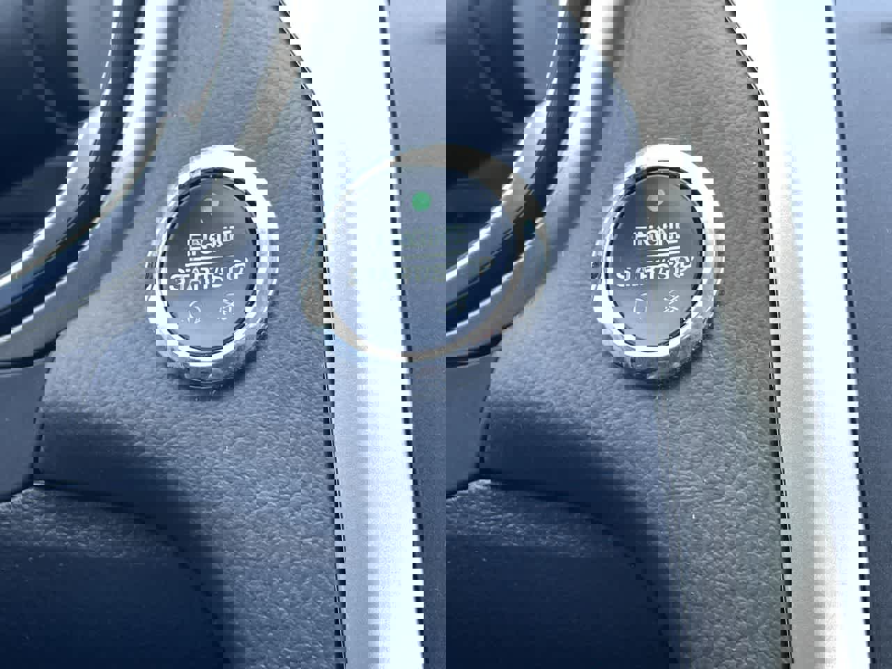 Used 2016 Ford Fusion SE w/ Equipment Group 202A image 29