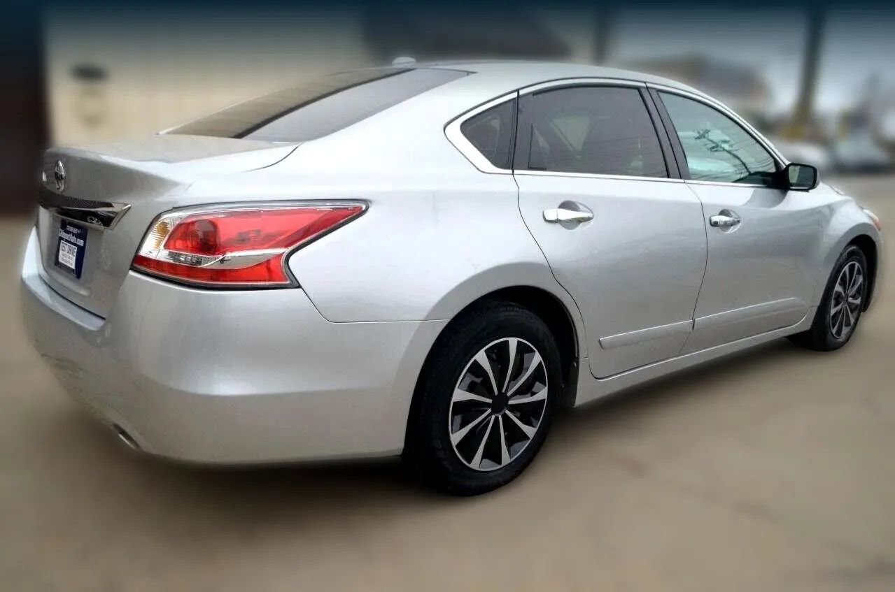 Used 2015 Nissan Altima 2.5 S w/ Power Driver Seat Package FWD image 11