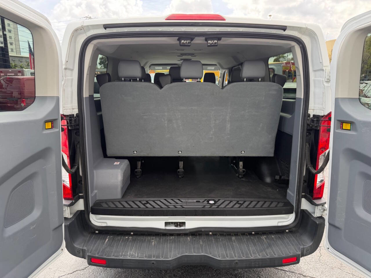 Used 2017 Ford Transit 150 XL RWD image 17