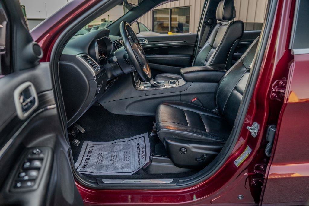 Used 2019 Jeep Grand Cherokee Limited AWD/4WD image 12