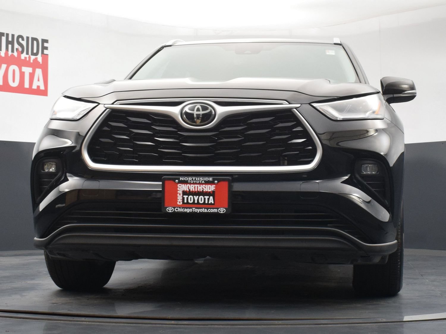 Used 2022 Toyota Highlander XLE AWD/4WD image 34