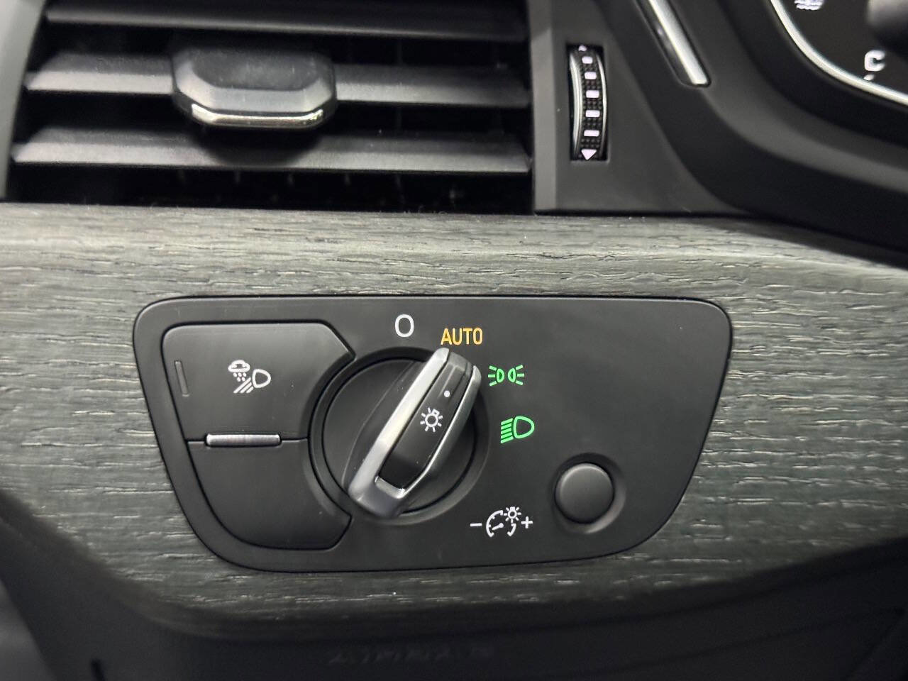 Used 2018 Audi A4 2.0T allroad Premium image 29