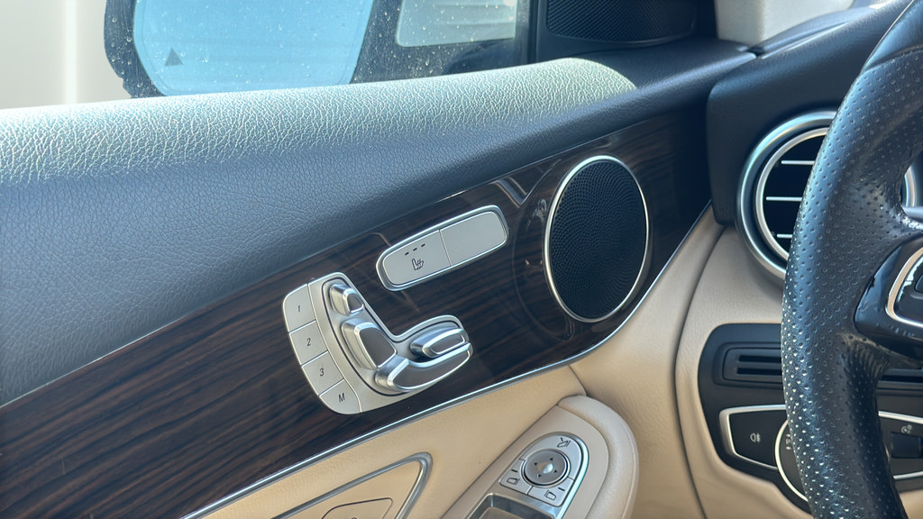 Used 2019 Mercedes-Benz GLC 300 image 21