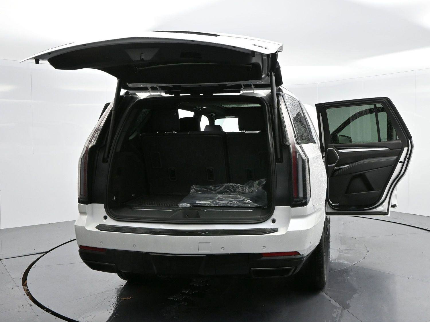 Certified 2025 Cadillac Escalade Sport w/ LPO, ONYX Package AWD/4WD image 51