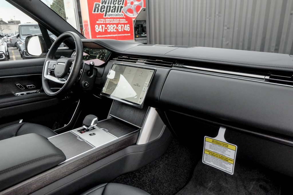 New 2025 Land Rover Range Rover SE image 22