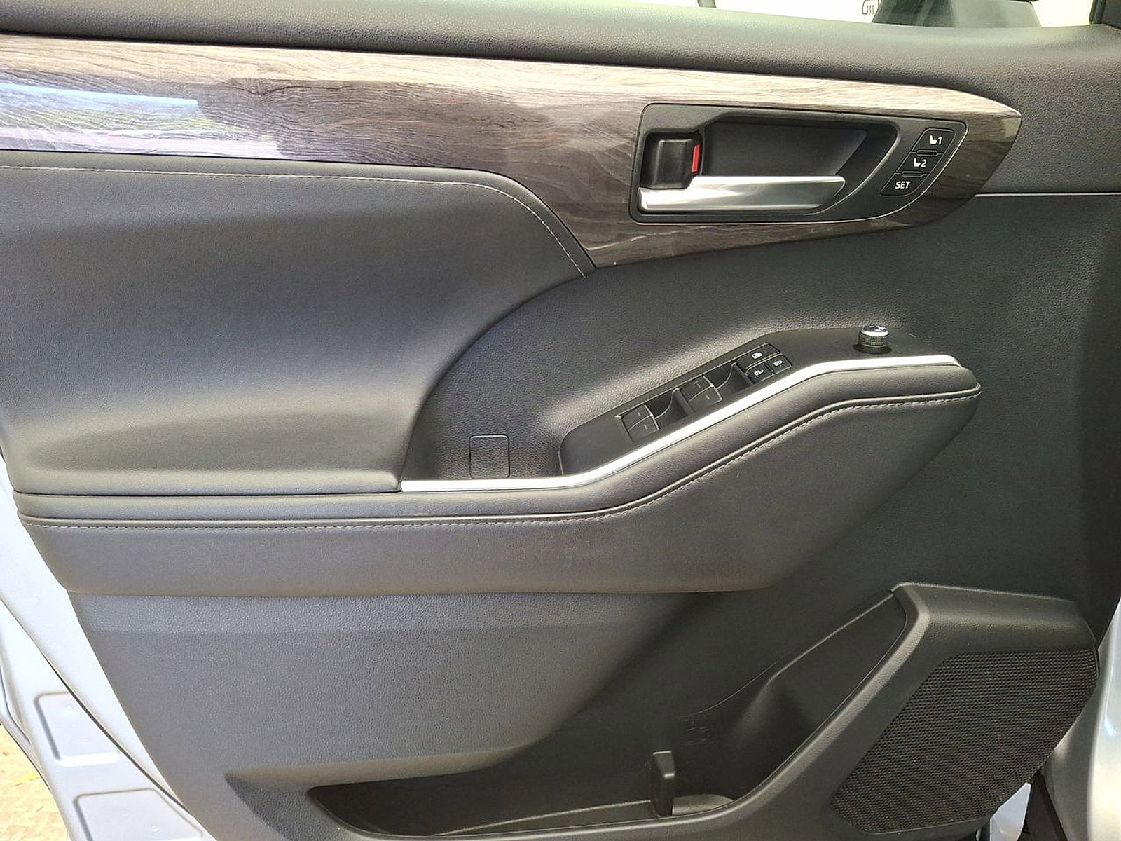 Certified 2021 Toyota Highlander Limited image 10