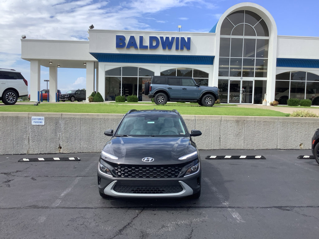 Used 2023 Hyundai Kona SEL w/ Convenience Package image 2