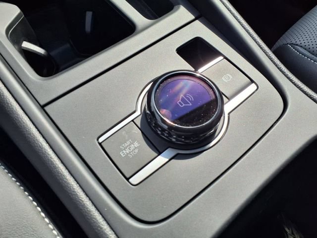 New 2025 Volkswagen Tiguan SE AWD/4WD image 15