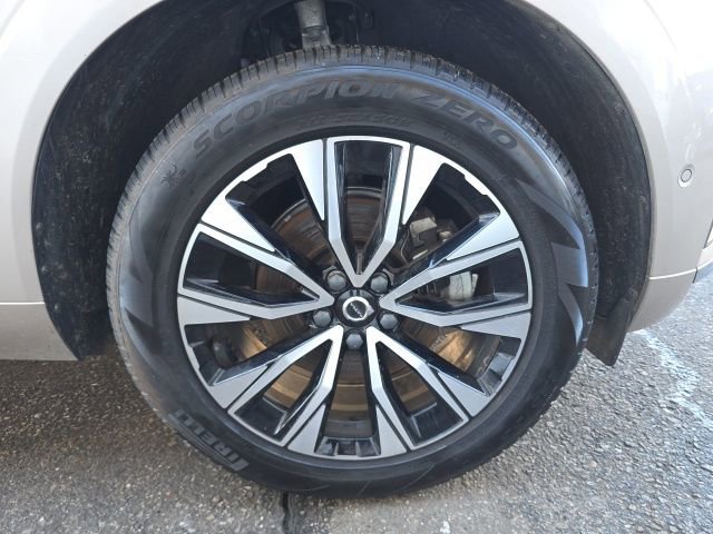 Certified 2023 Volvo XC60 B5 Plus w/ Climate Package image 12