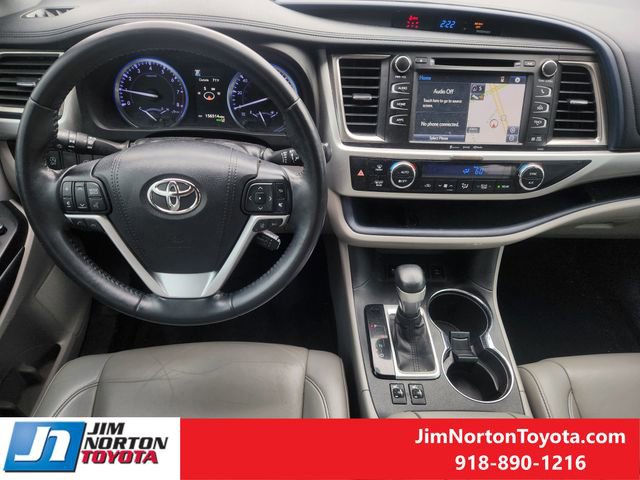 Used 2019 Toyota Highlander XLE image 28