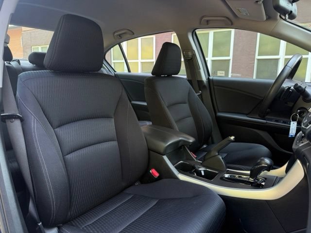 Used 2015 Honda Accord Sport image 31
