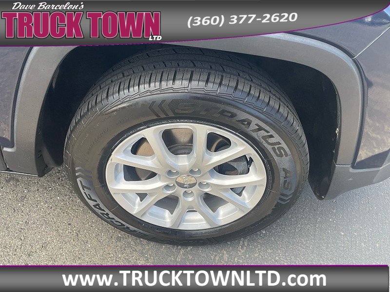 Used 2018 Jeep Cherokee Latitude Plus AWD/4WD image 37