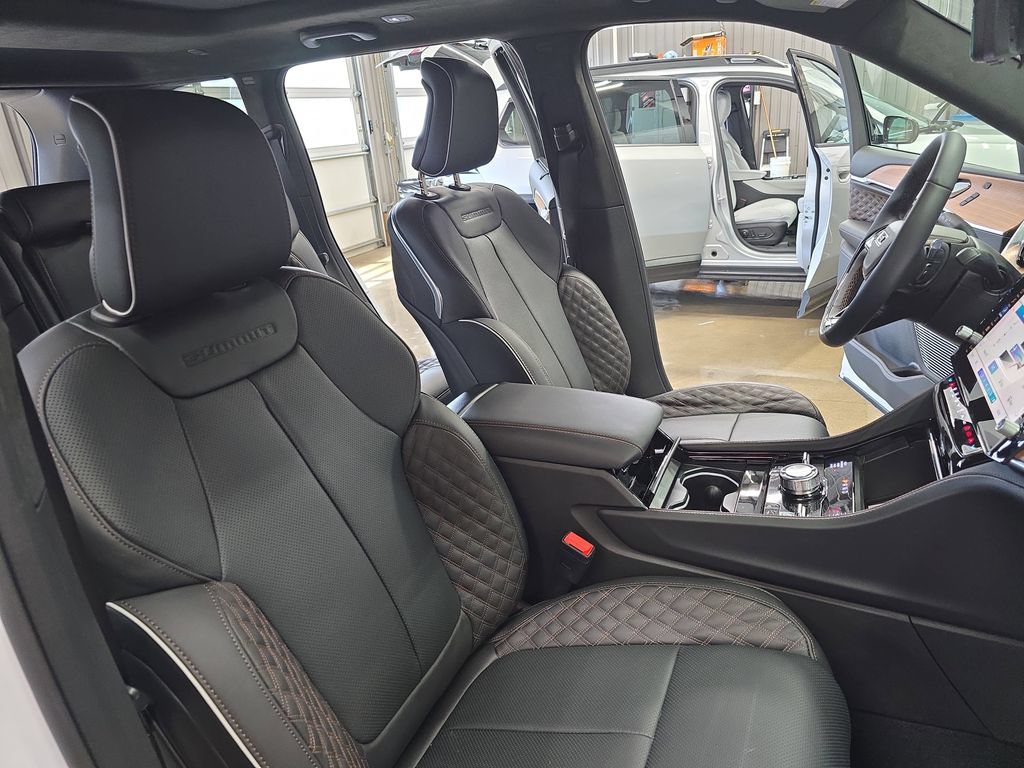 New 2026 Jeep Grand Cherokee Summit w/ Obsidian Package AWD/4WD image 10