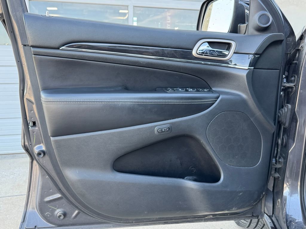Used 2015 Jeep Grand Cherokee Overland image 10