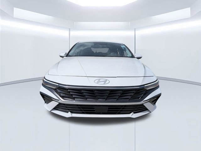 Certified 2025 Hyundai Elantra SEL image 9