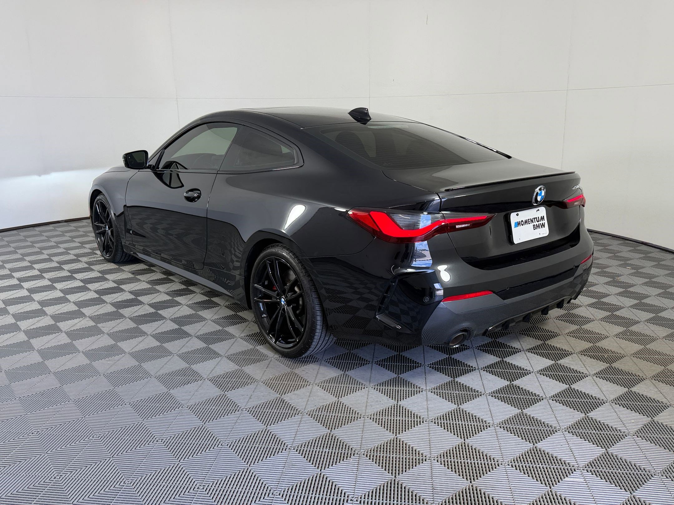 Certified 2023 BMW 430i Coupe w/ M Sport Package RWD image 3