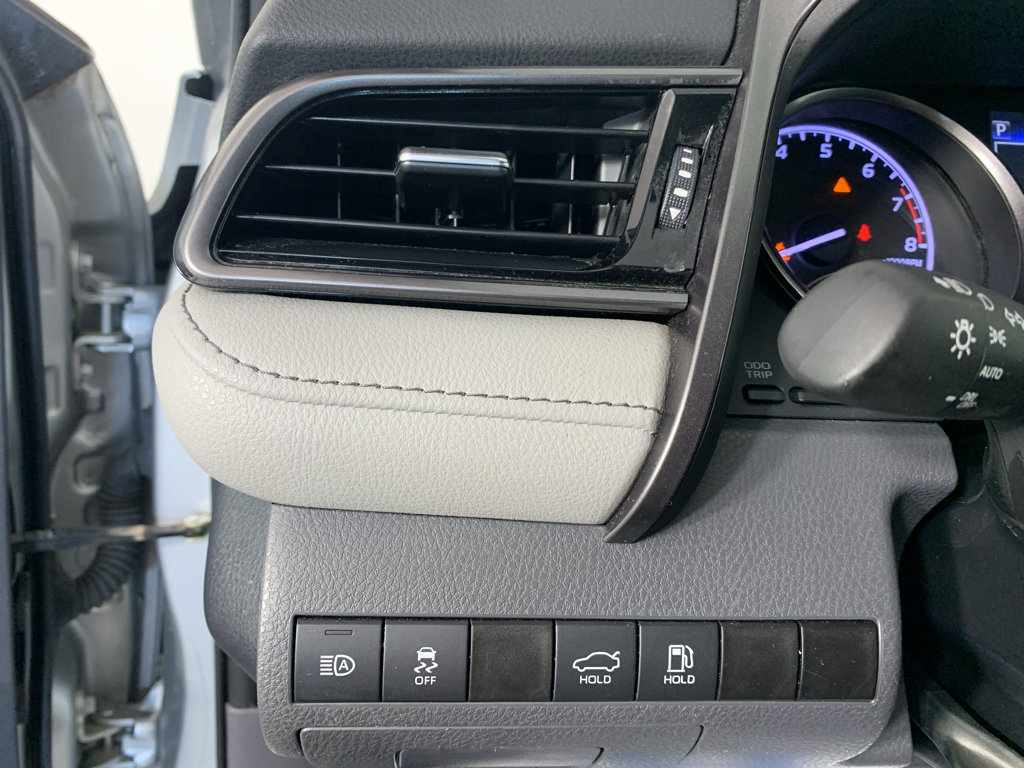 Used 2021 Toyota Camry SE FWD image 16