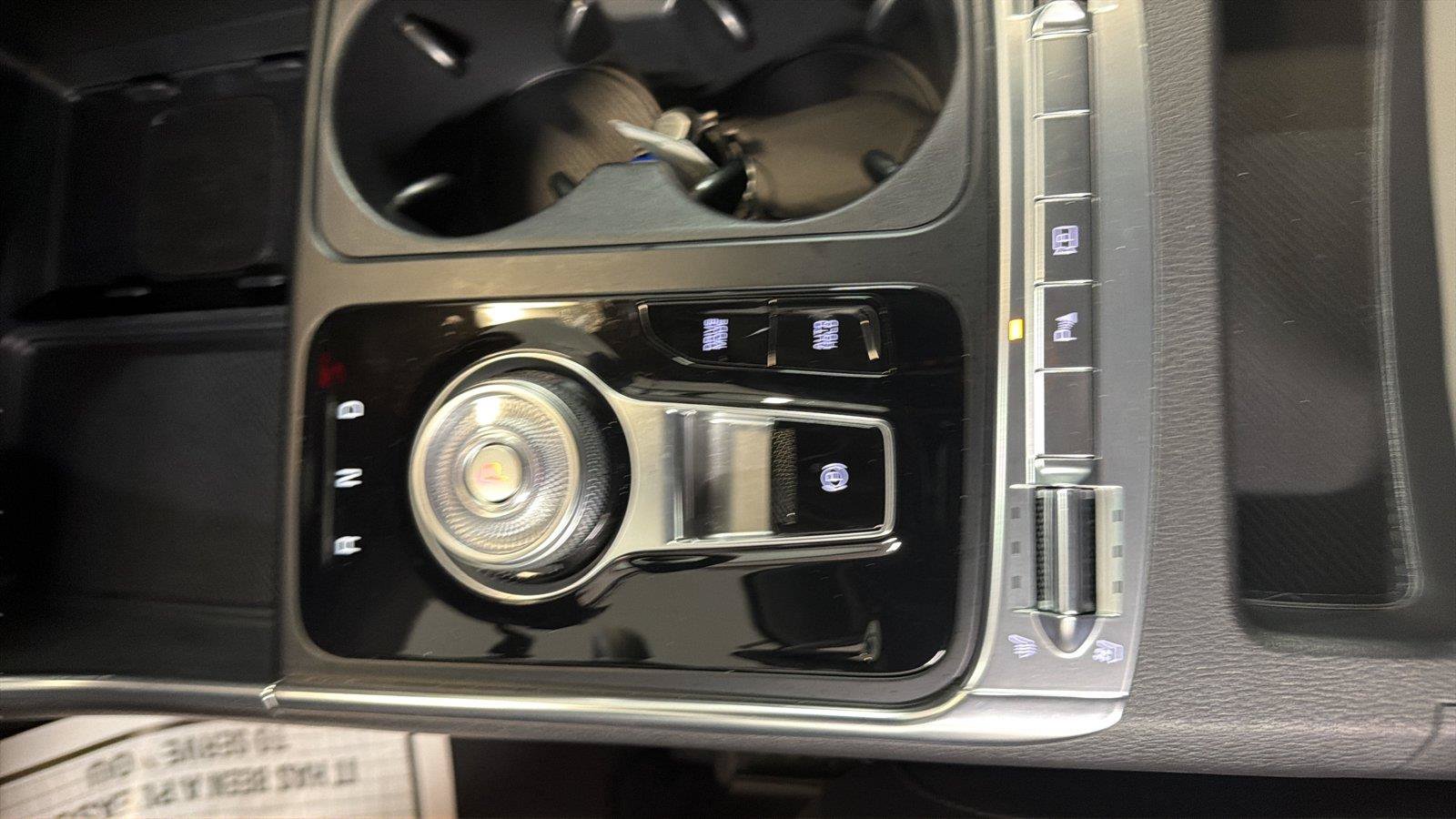 Used 2025 Kia Carnival SX FWD image 19