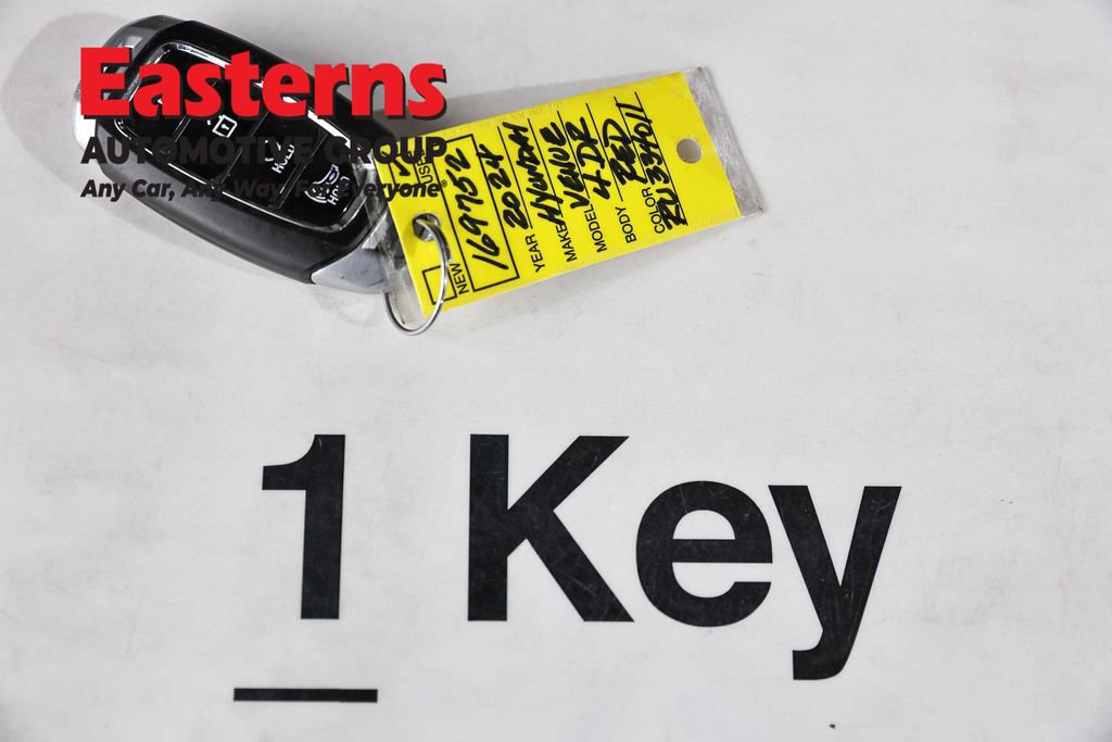 Used 2024 Hyundai Venue Limited image 25