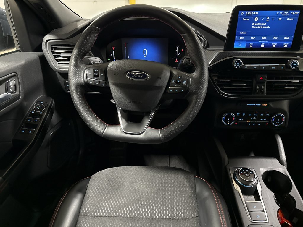 Used 2025 Ford Escape ST-Line Select AWD/4WD image 11