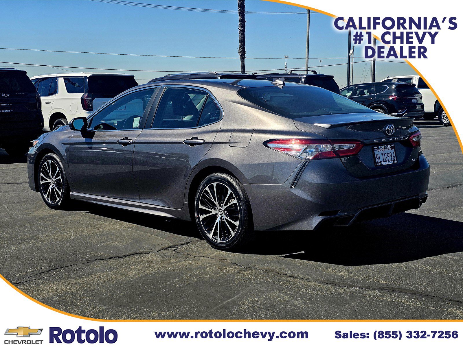 Used 2020 Toyota Camry SE w/ Carpet Mat Package image 5