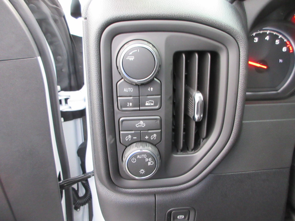 New 2026 Chevrolet Silverado 1500 Custom w/ Turbomax Blackout Package AWD/4WD image 23