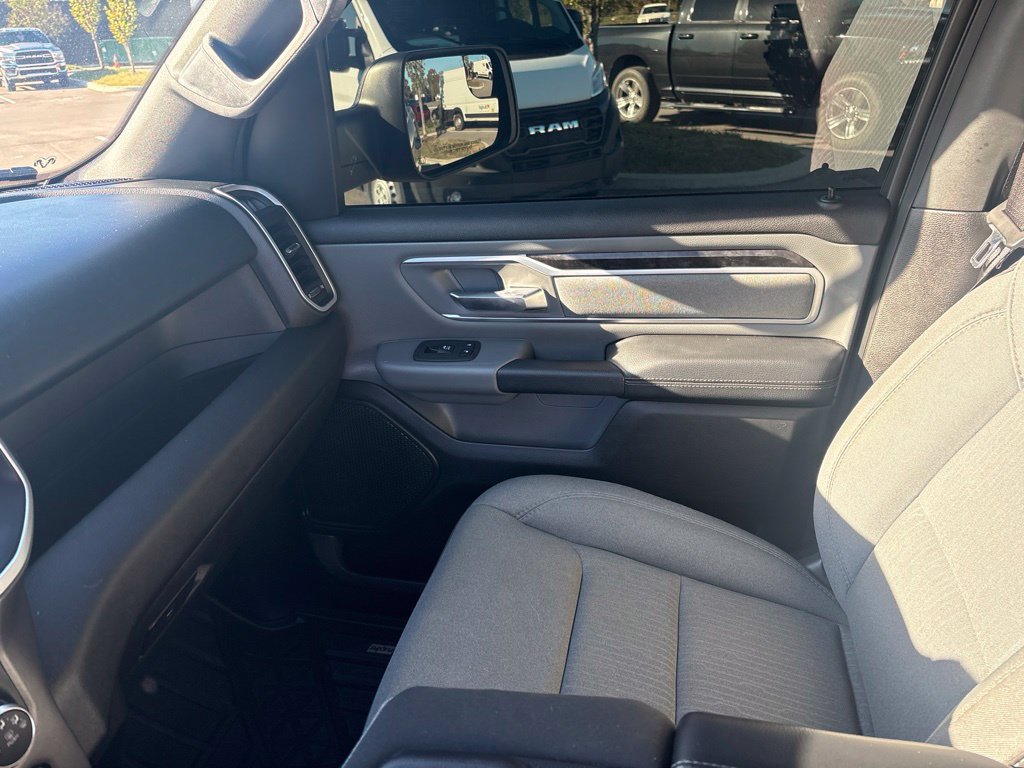 Used 2022 RAM 1500 4x4 Crew Cab image 36
