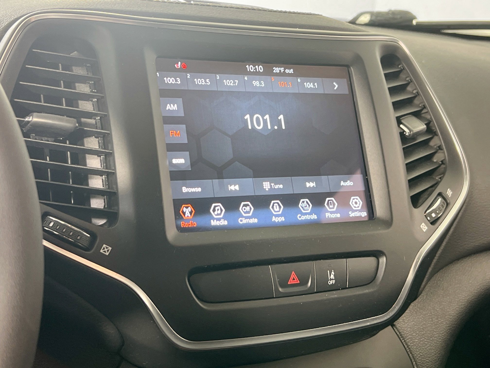 Used 2022 Jeep Cherokee Latitude Lux AWD/4WD image 14