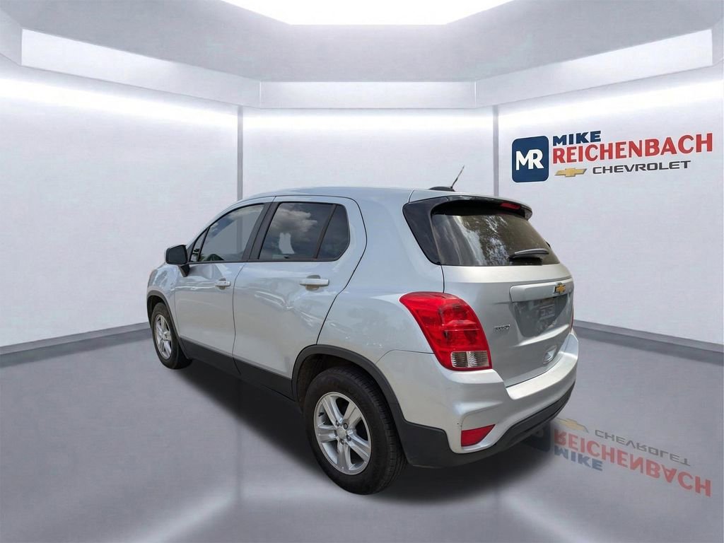 Used 2020 Chevrolet Trax LS FWD image 4