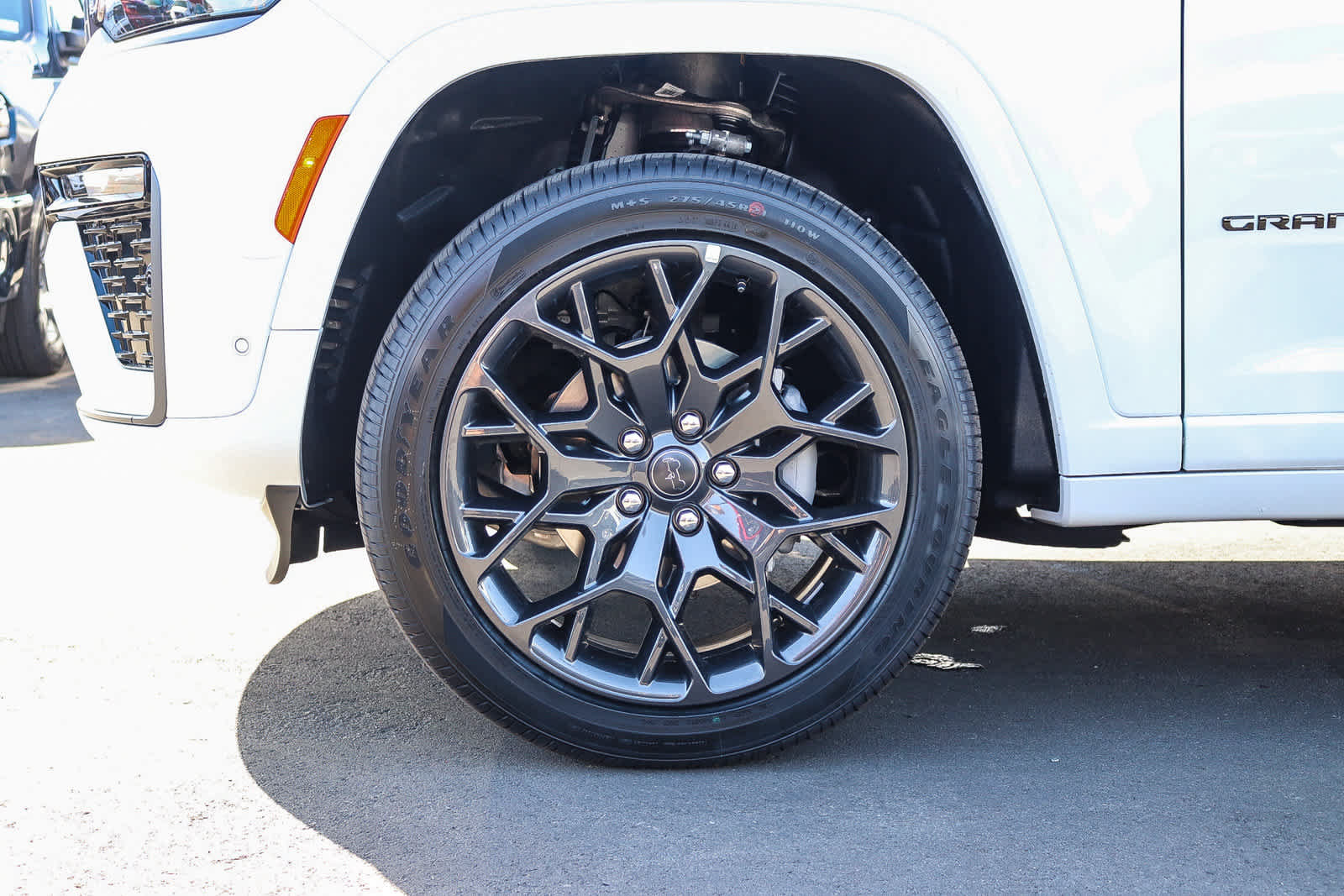 New 2027 Jeep Grand Cherokee Summit AWD/4WD image 10