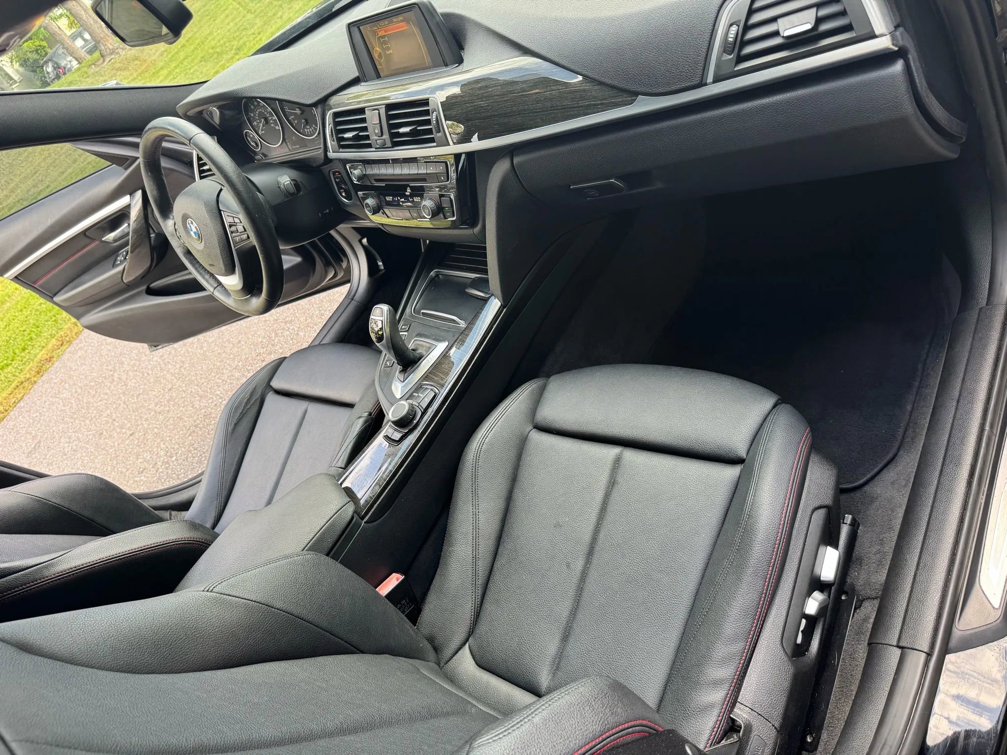 Used 2016 BMW 328i Sedan image 11