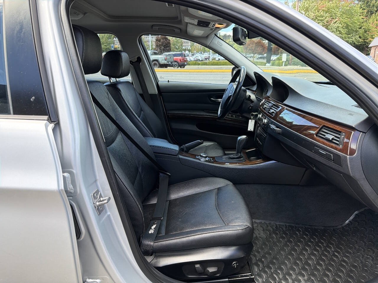 Used 2011 BMW 328i xDrive Sedan AWD/4WD image 18