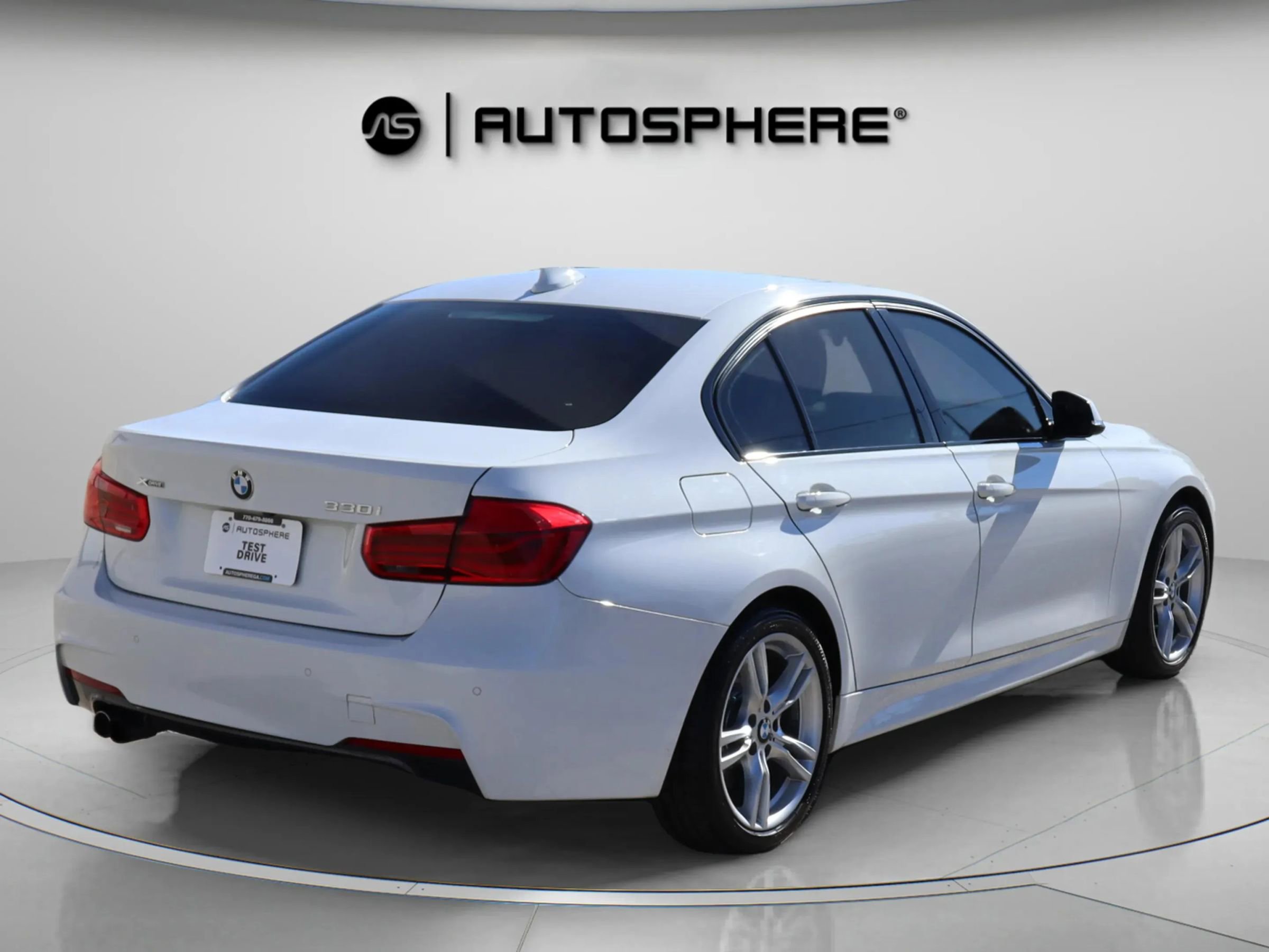 Used 2017 BMW 330i xDrive Sedan image 10