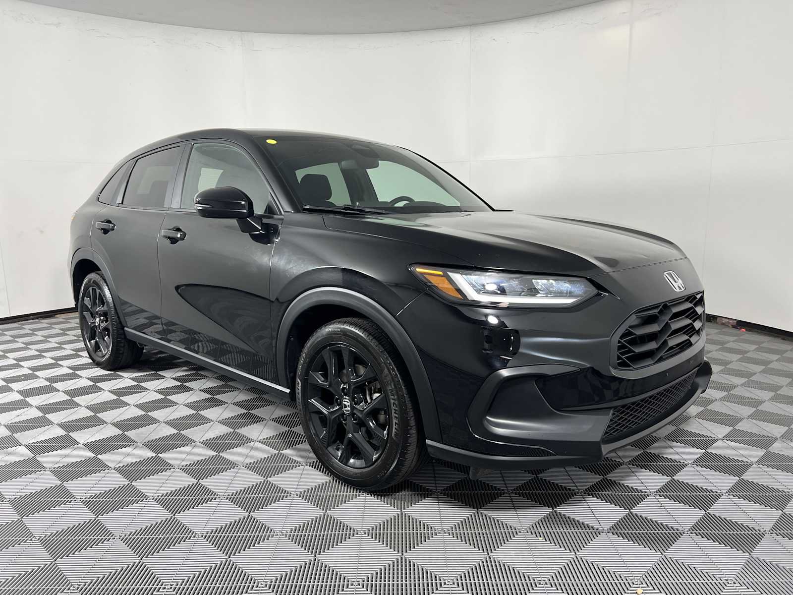 Used 2023 Honda HR-V Sport image 1