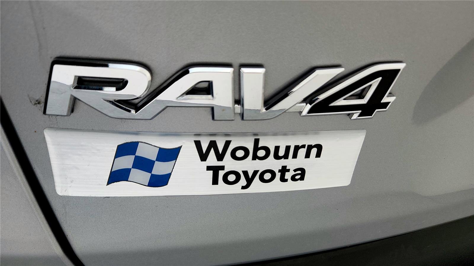 Used 2020 Toyota RAV4 XLE w/ Convenience Package image 13