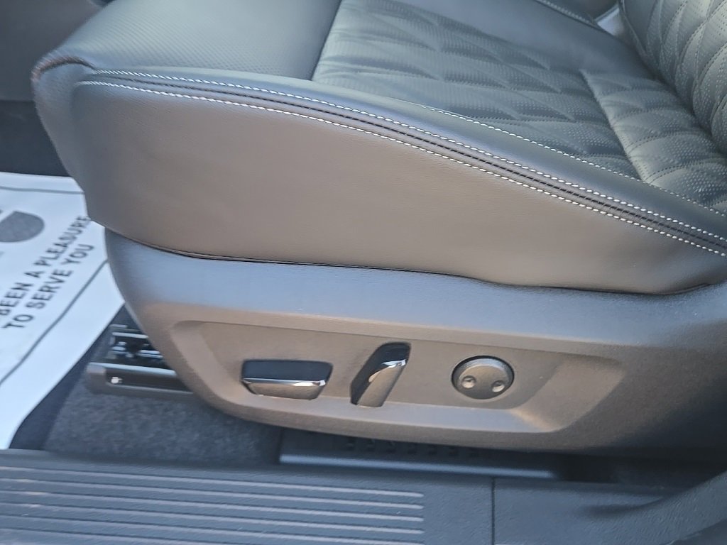 New 2026 Nissan Rogue Platinum image 10