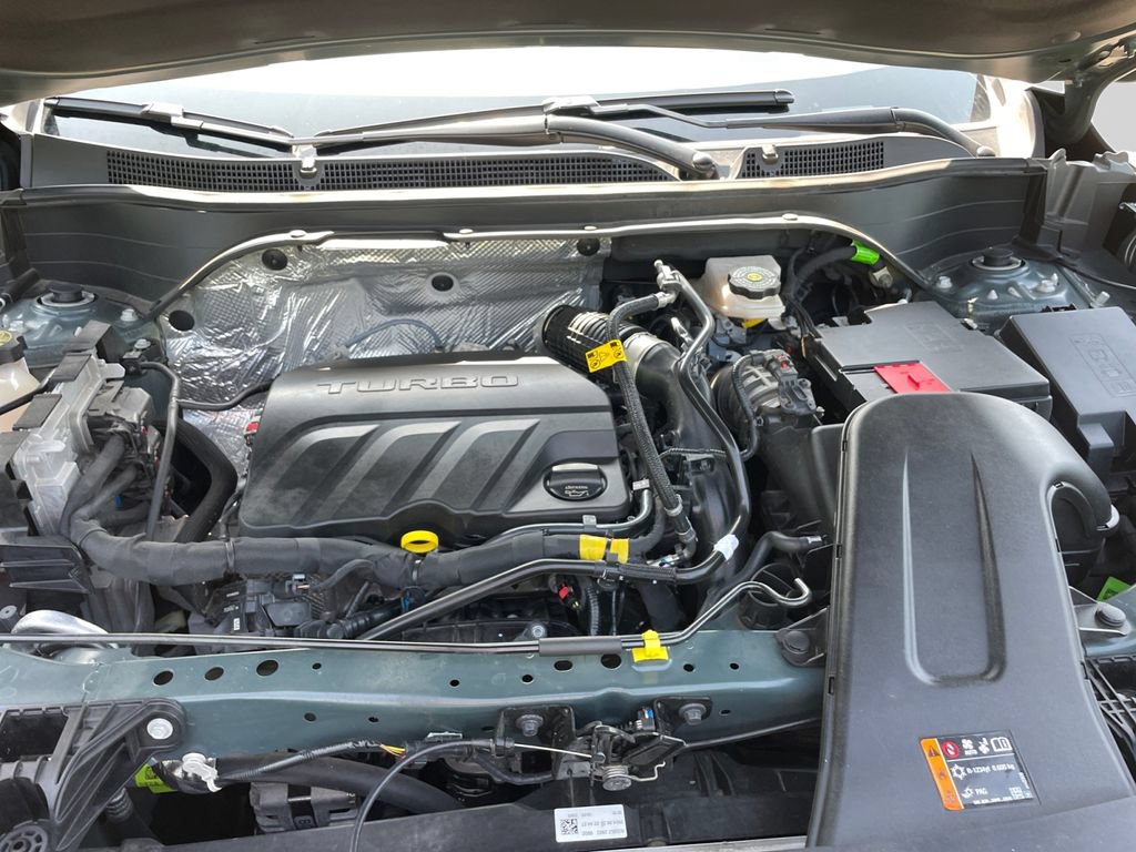 Used 2025 Chevrolet Trax LT FWD image 29