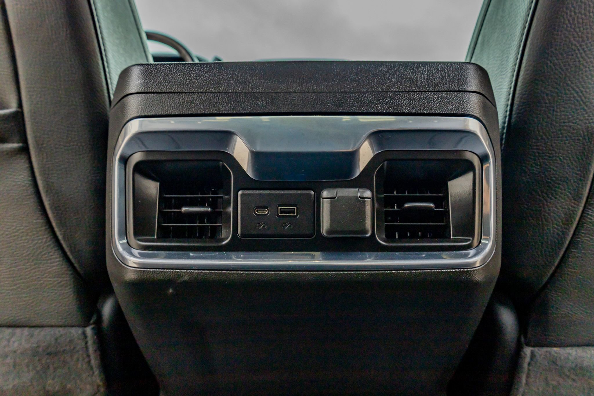 Used 2022 GMC Sierra 3500 Denali AWD/4WD image 33