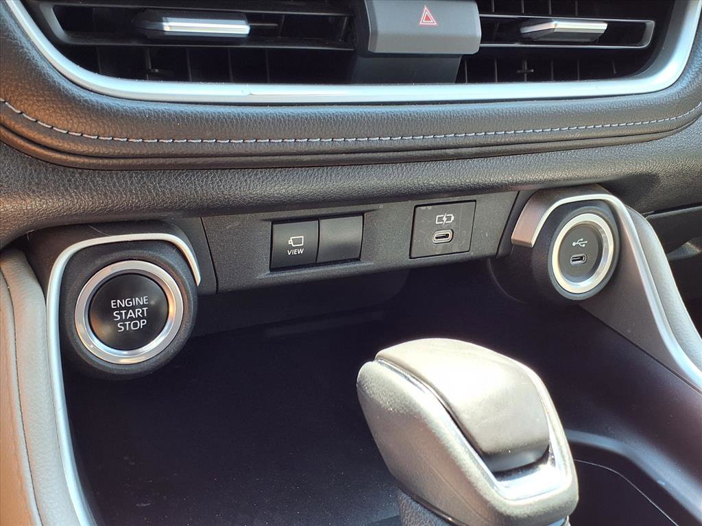 Used 2024 Toyota Grand Highlander Limited image 21