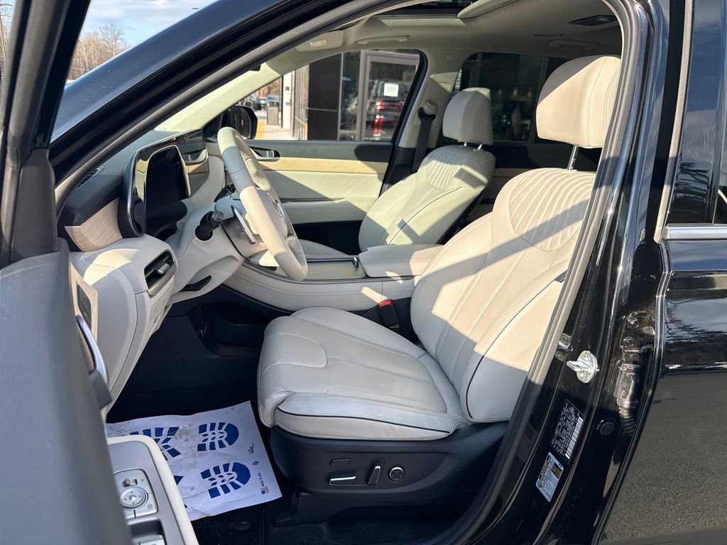 Used 2024 Hyundai Palisade Limited image 22