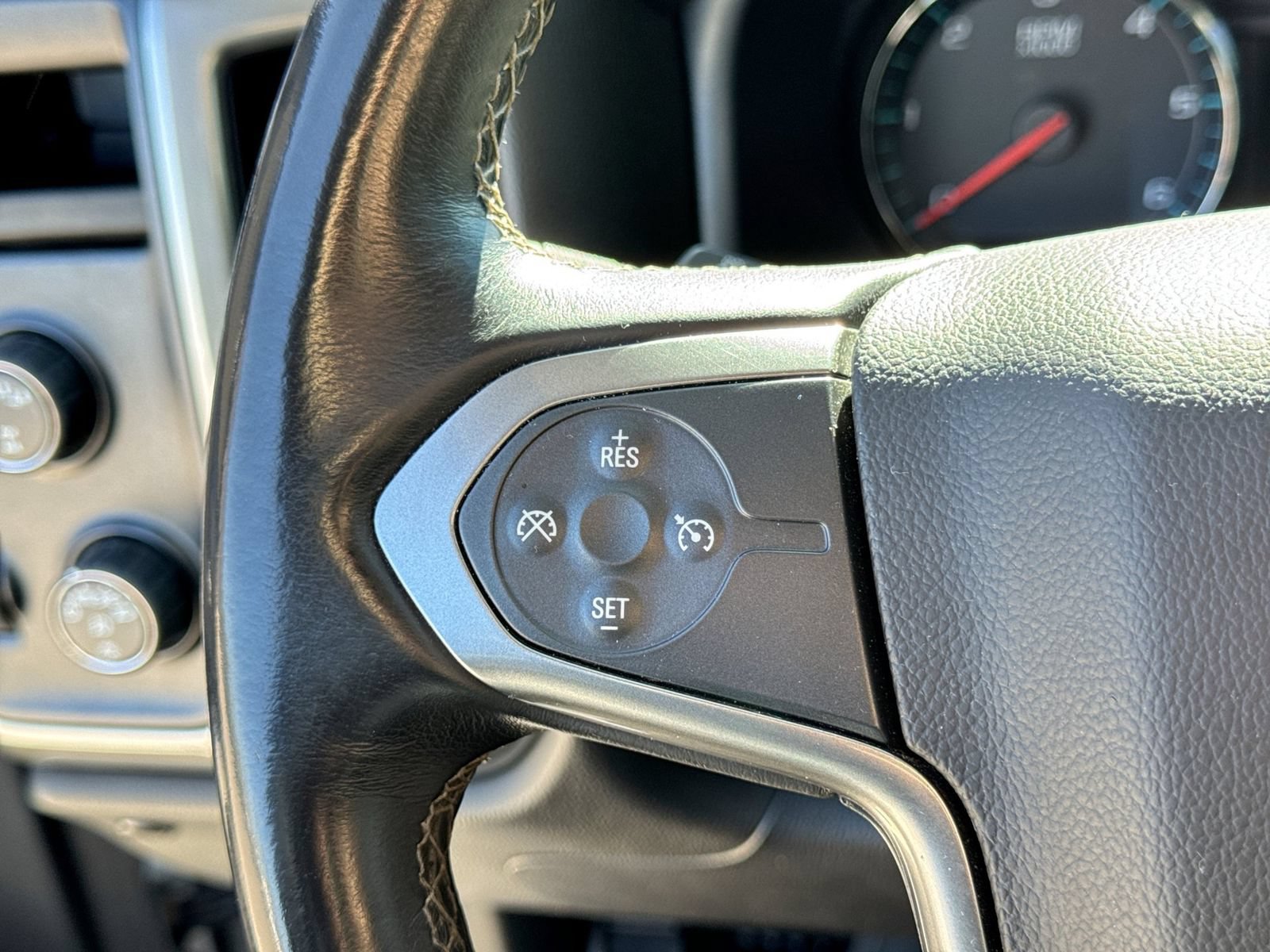 Used 2018 Chevrolet Silverado 1500 LT w/ All Star Edition AWD/4WD image 26