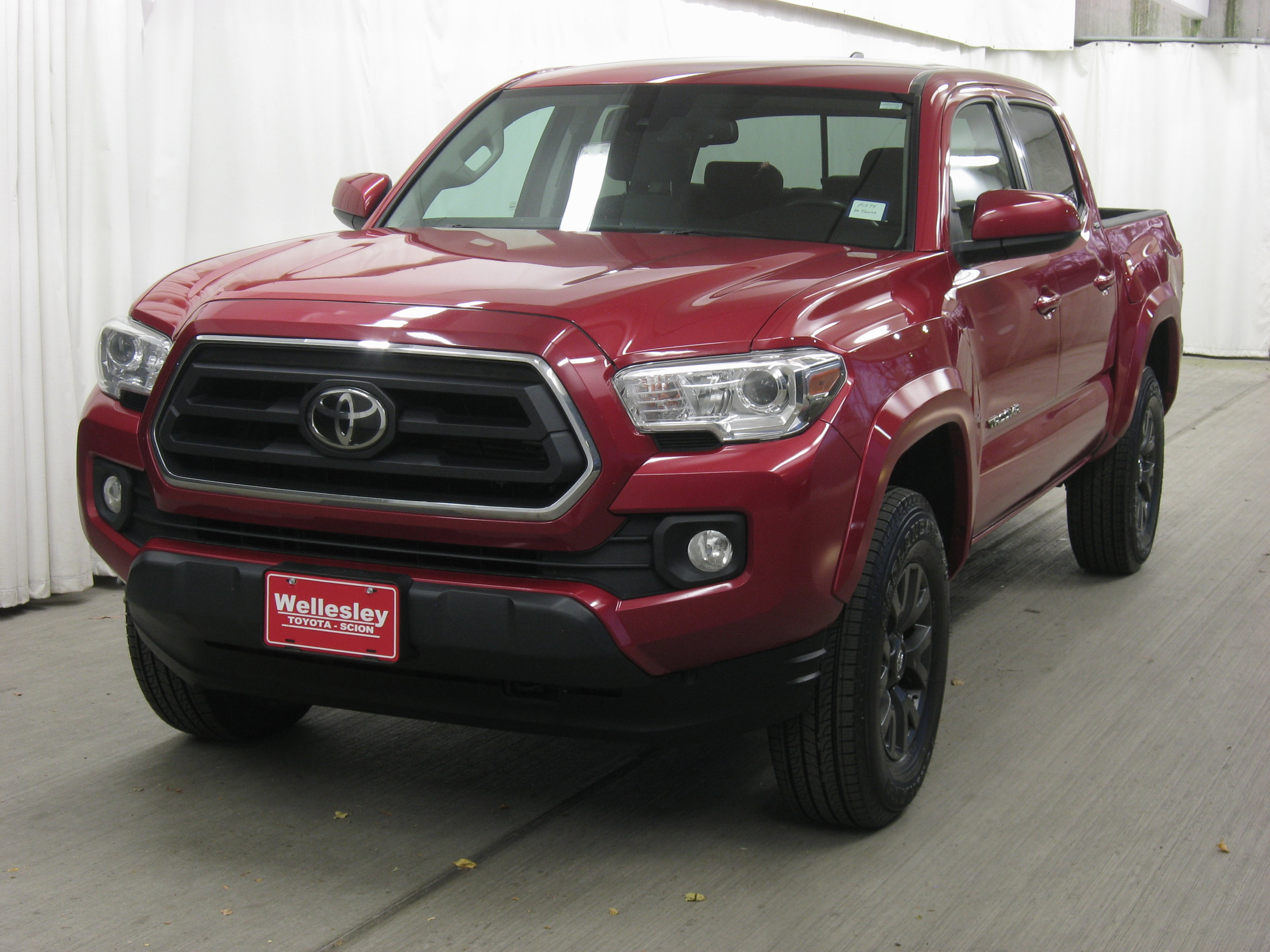 Used 2020 Toyota Tacoma SR5 image 21