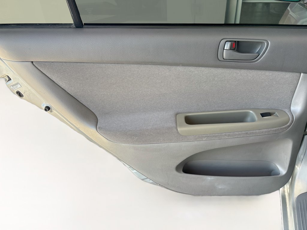 Used 2004 Toyota Camry LE FWD image 23