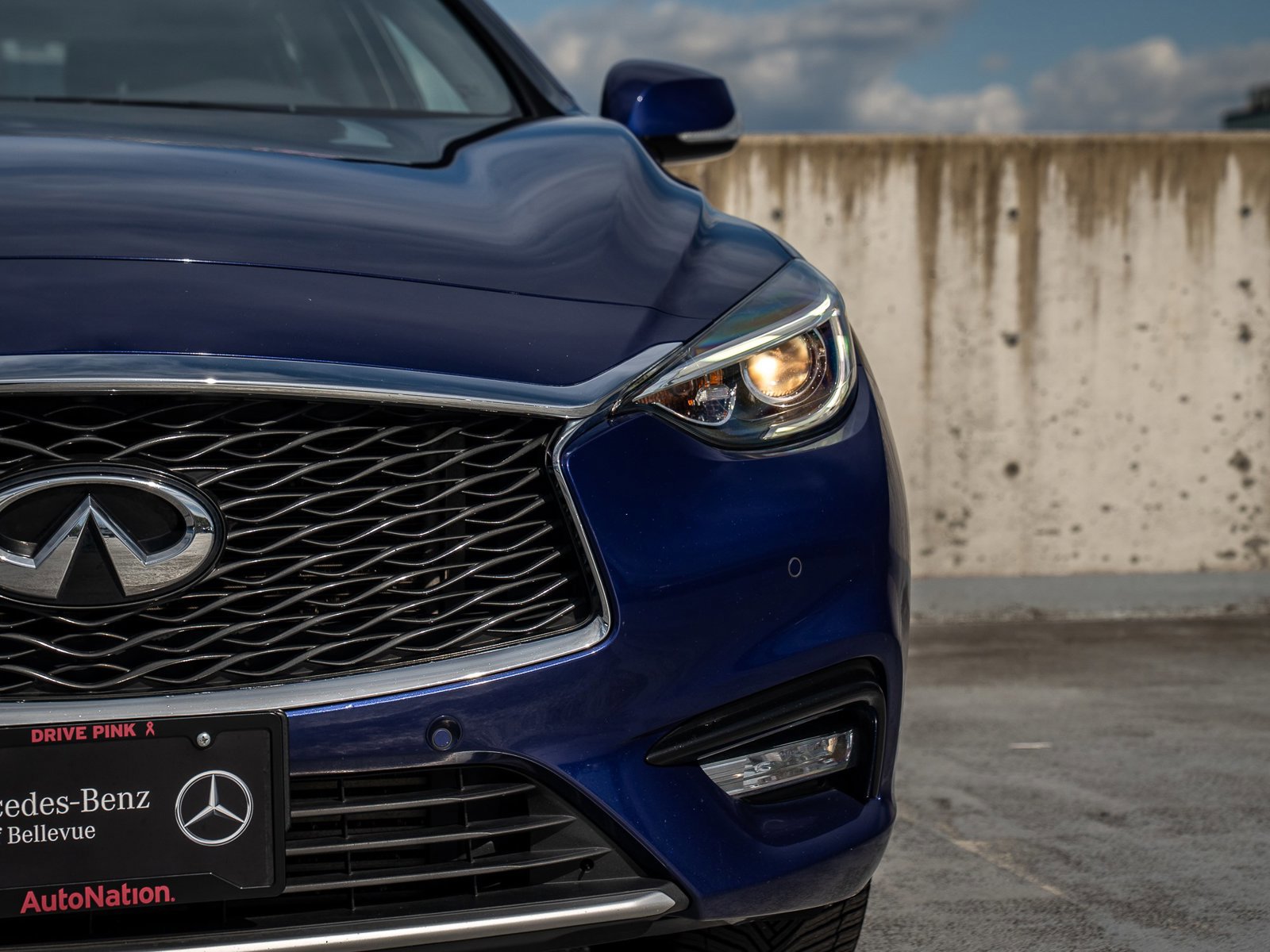 Used 2018 INFINITI QX30 Premium w/ Navigation Package FWD image 8