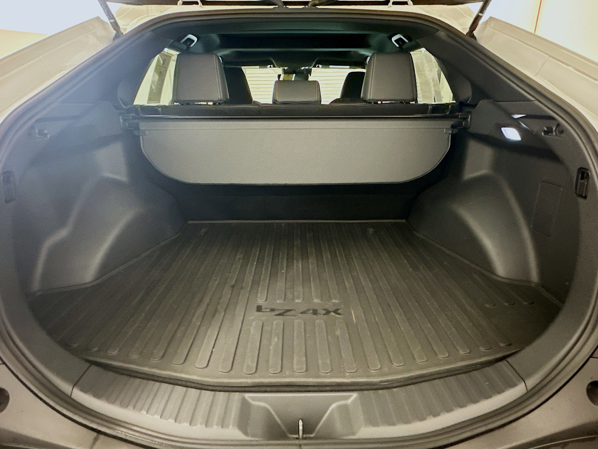 Used 2023 Toyota bZ4X XLE w/ Weather Package image 31