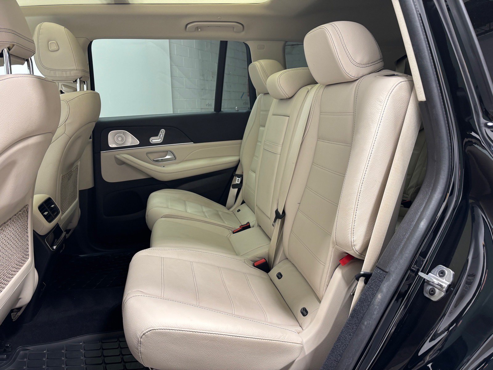 Used 2024 Mercedes-Benz GLS 450 4MATIC image 26