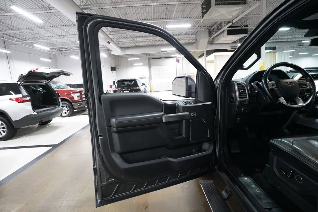 Used 2019 Ford F150 Platinum w/ Equipment Group 701A Luxury AWD/4WD image 26