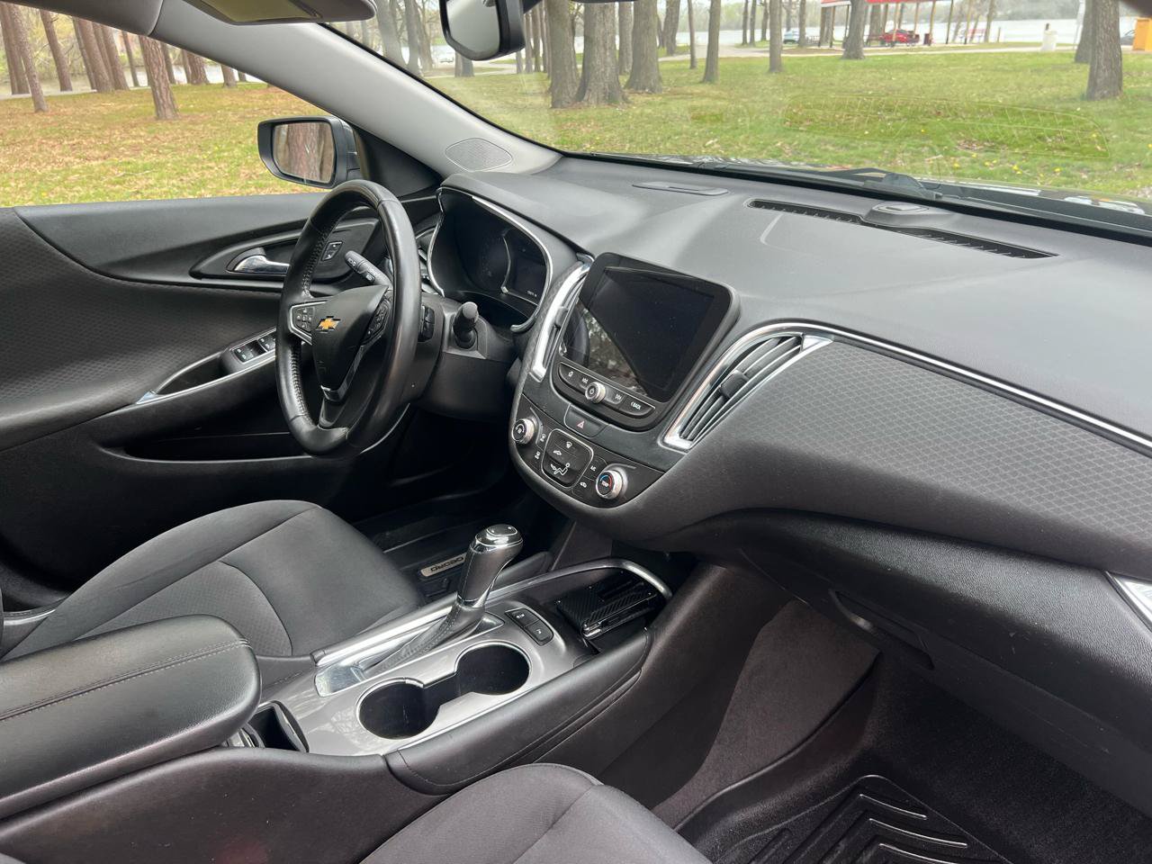 Used 2016 Chevrolet Malibu LT FWD image 25