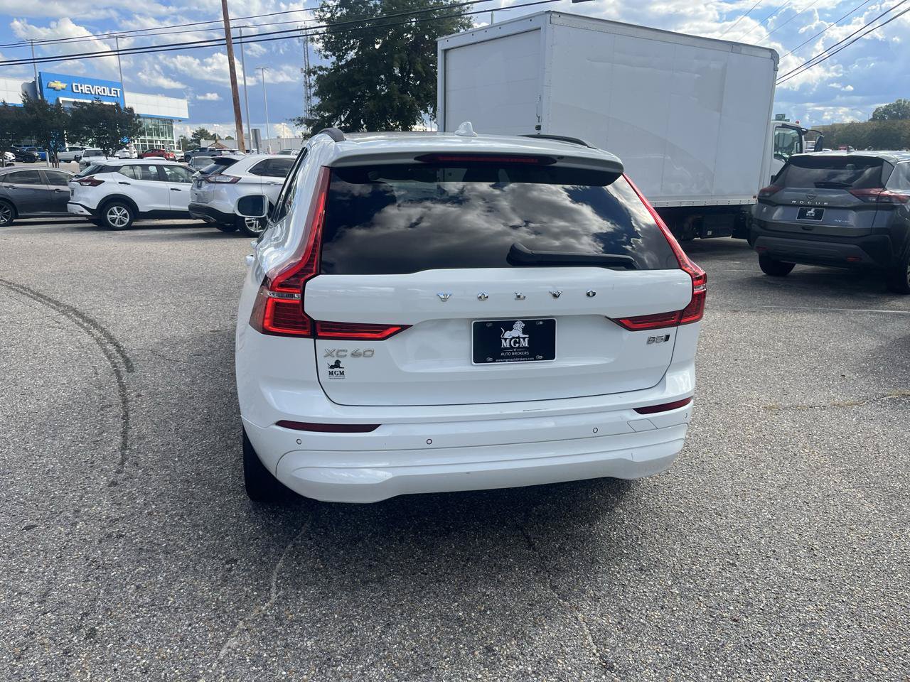 Used 2022 Volvo XC60 B5 Momentum AWD/4WD image 16